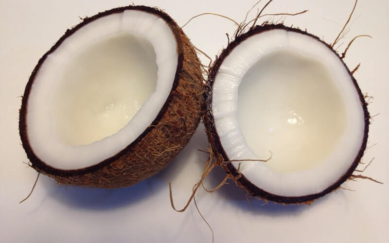 Se khít lỗ chân lông bằng dầu dừa