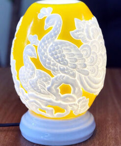 Đèn Xông Tinh Dầu Dáng Trứng Nổi Chim Công Màu Vàng