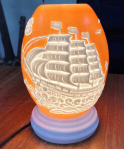 Đèn Xông Tinh Dầu Dáng Trứng Nổi Thuận Buồm Màu Vàng