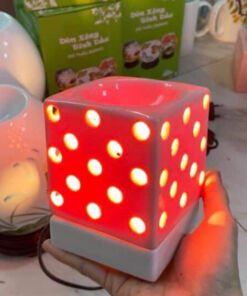 Đèn Xông Tinh Dầu Bát Tràng Dáng Vuông Xúc Xắc
