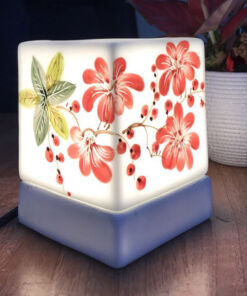 Đèn Xông Tinh Dầu Dáng Vuông Hoa Lá