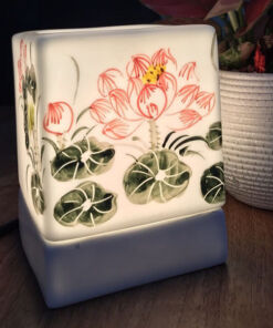 Đèn Xông Tinh Dầu Bát Tràng Dáng Vuông Hoa Sen