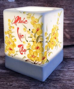 Đèn Xông Tinh Dầu Bát Tràng Dáng Vuông Thư Pháp S4