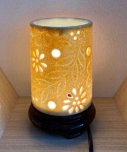 Đèn Xông Tinh Dầu Trụ Hoa Nổi -Màu Vàng Đồng