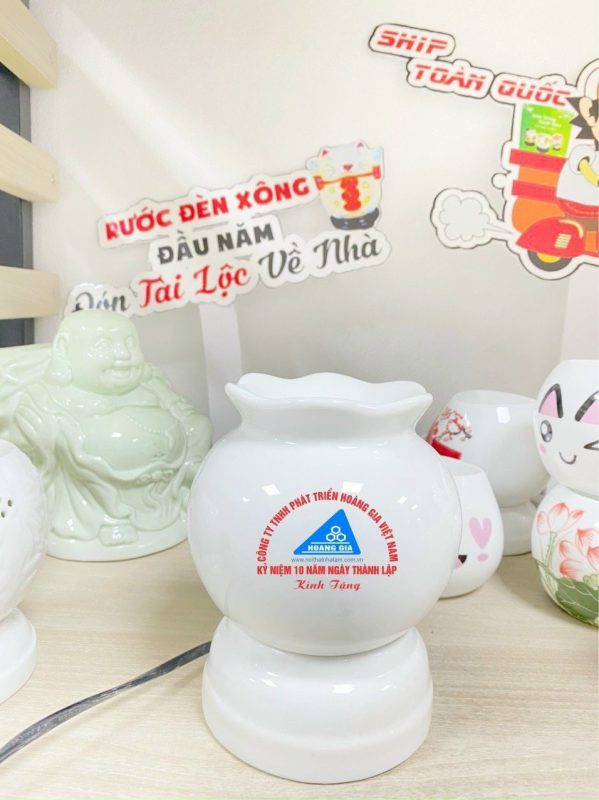 Đèn tinh dầu in logo Hoàng Gia