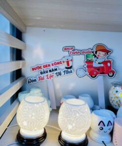 ĐÈN TINH DẦU KHẮC NỔI TRẮNG