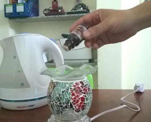 hướng dẫn dùng đèn xông tinh dầu bằng điện