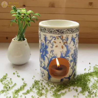 sử dụng đèn tinh dầu đốt nến