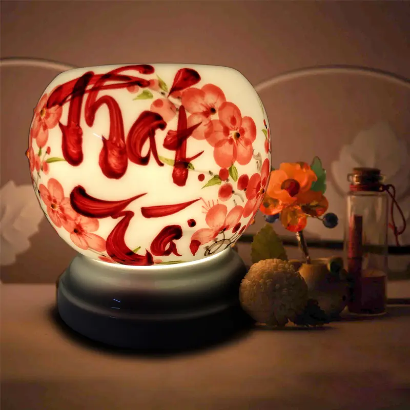 Cách sử dụng đèn xông tinh dầu bằng điện.